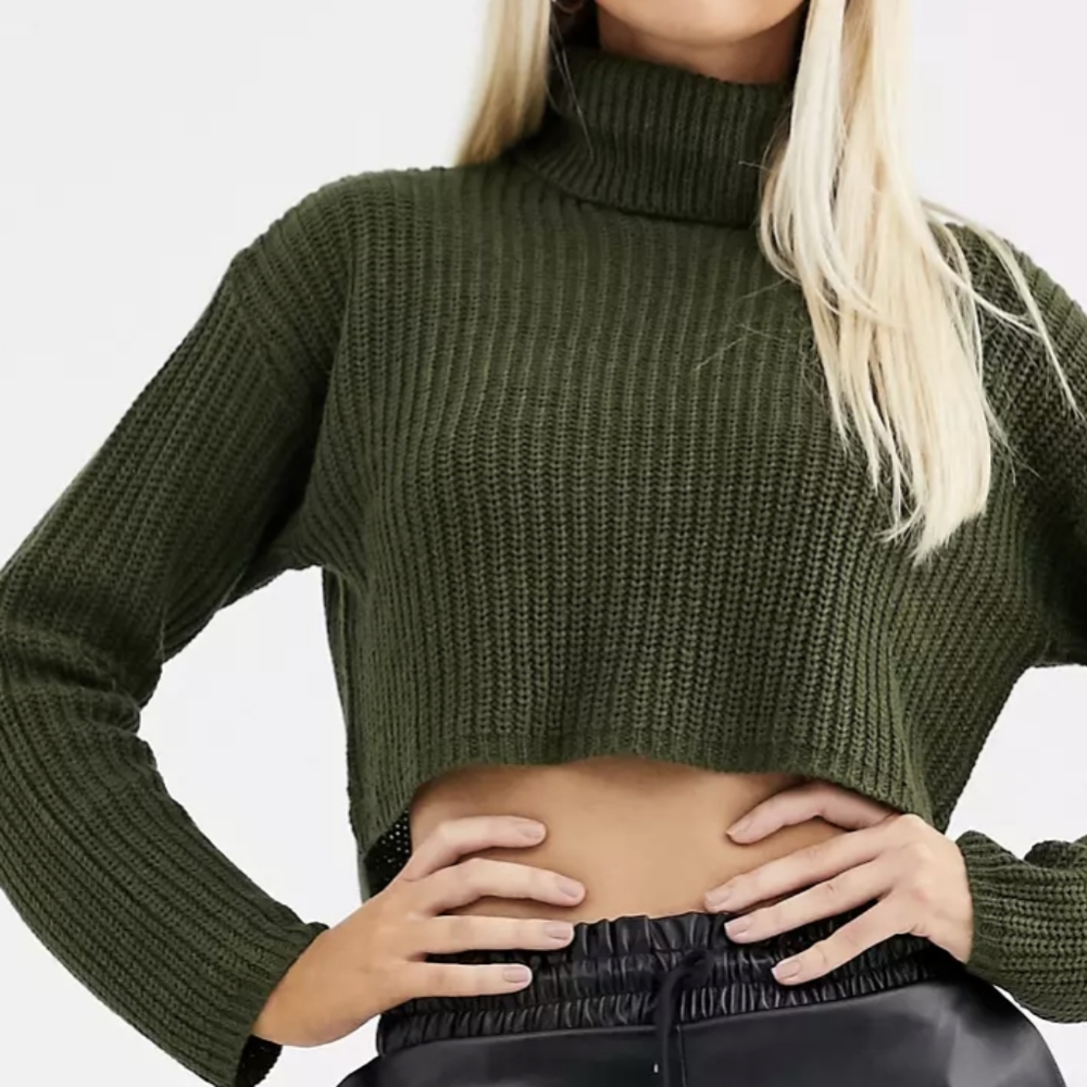 Cropped green sweater
